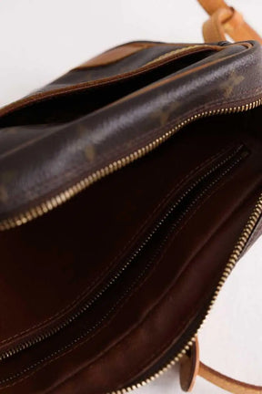 Sac à bandoulière Louis Vuitton Trocadéro 27 Marron en Cuir