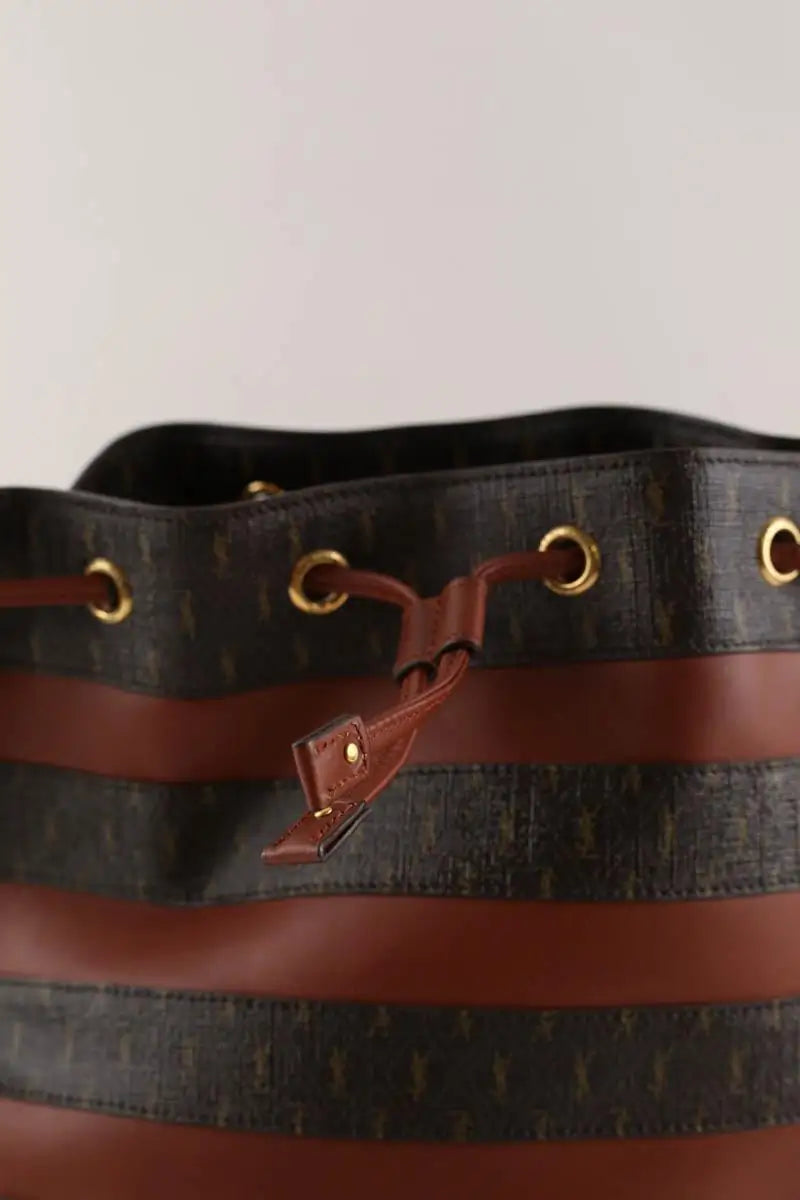 Sac à bandoulière Saint Laurent Sac seau monogramme Marron en Cuir