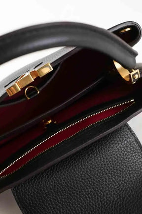 Sac à main Louis Vuitton Capucines Noir en Cuir