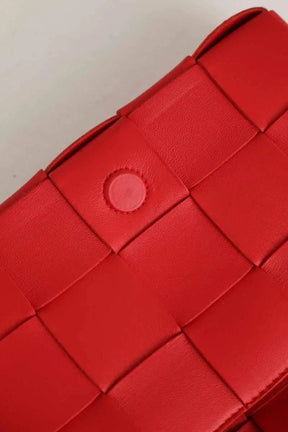 Sac porté épaule Bottega Veneta Casette Rouge en Cuir