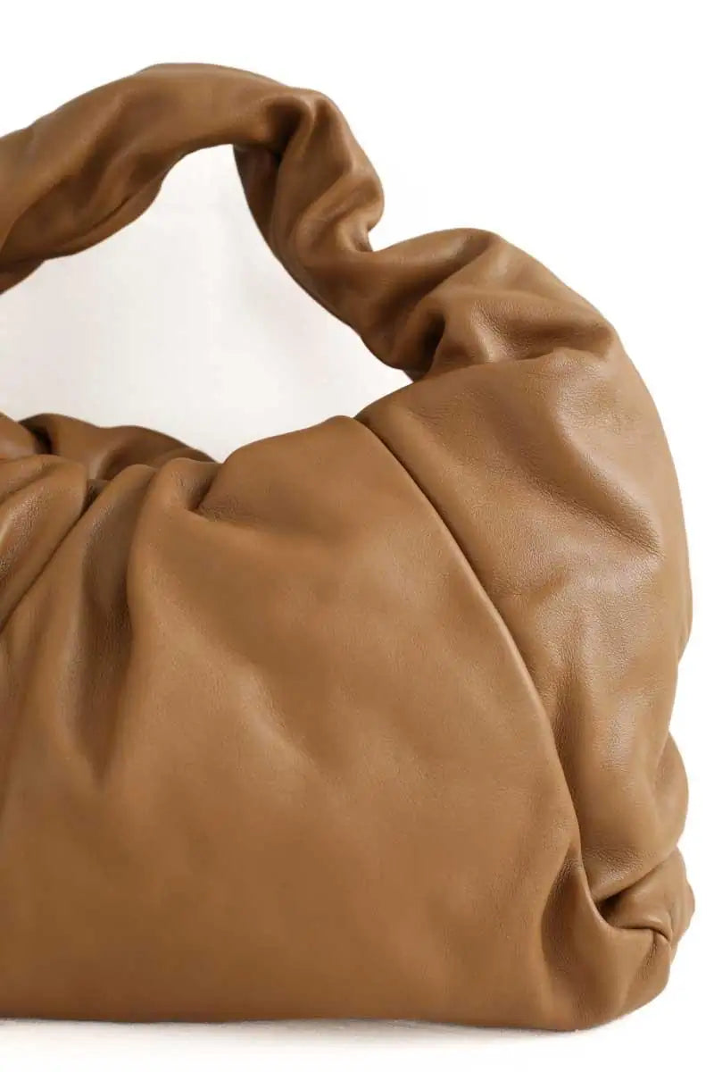 Sac porté épaule Bottega Veneta The Shoulder Pouch Camel en Cuir