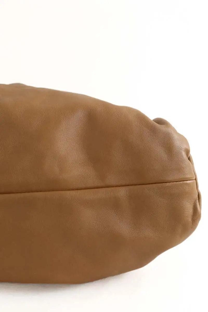 Sac porté épaule Bottega Veneta The Shoulder Pouch Camel en Cuir
