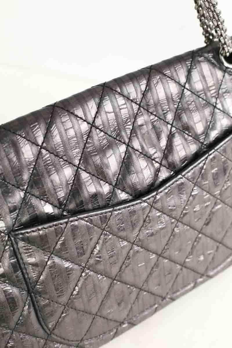 Sac porté épaule Chanel 2.55 Gris en Cuir