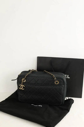 Sac porté épaule Chanel Stitched camera bag Graublau Noir en Cuir