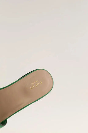 Sandales Gucci Mules à motif GG Vert en Cuir