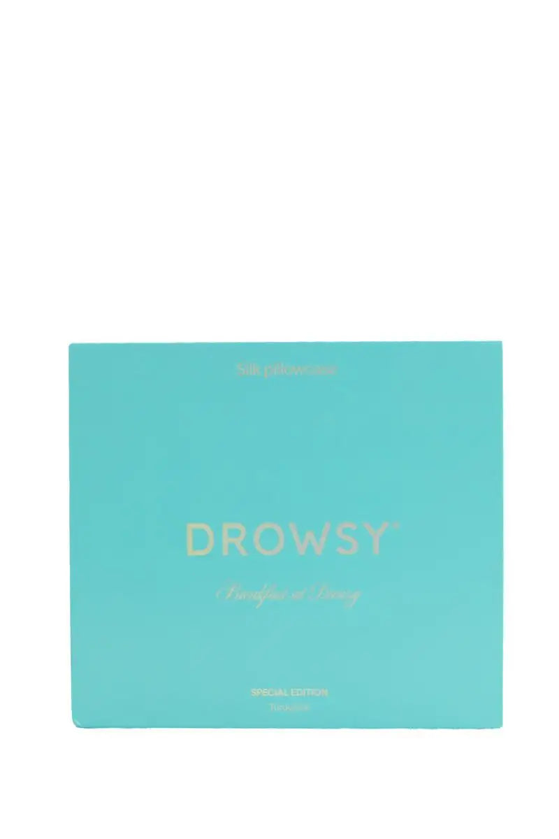 Scrunchie et taie d'oreiller soie Drowsy Sleep Co Breakfast at Drowsy Bleu en 