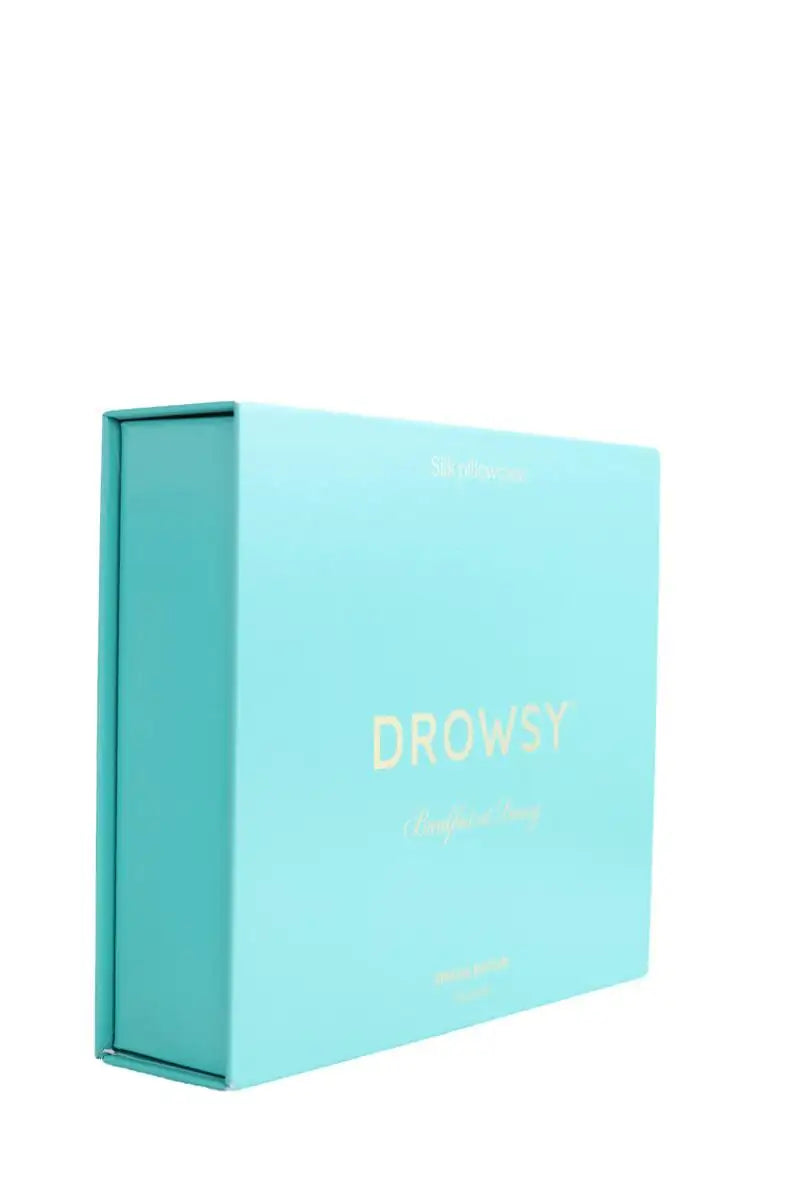 Scrunchie et taie d'oreiller soie Drowsy Sleep Co Breakfast at Drowsy Bleu en 
