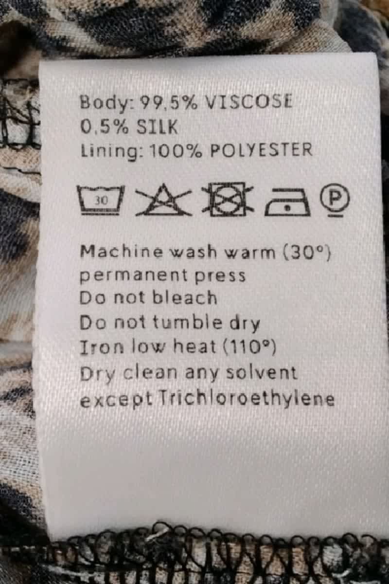 Short Nanushka Marron en Viscose