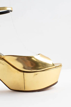 Talons Celine Doré en Cuir