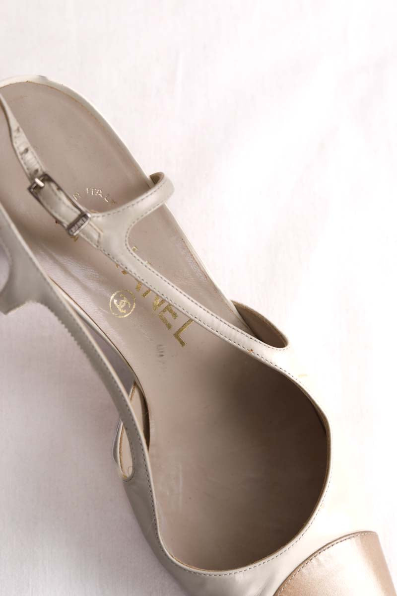 Talons Chanel Ecru en Cuir
