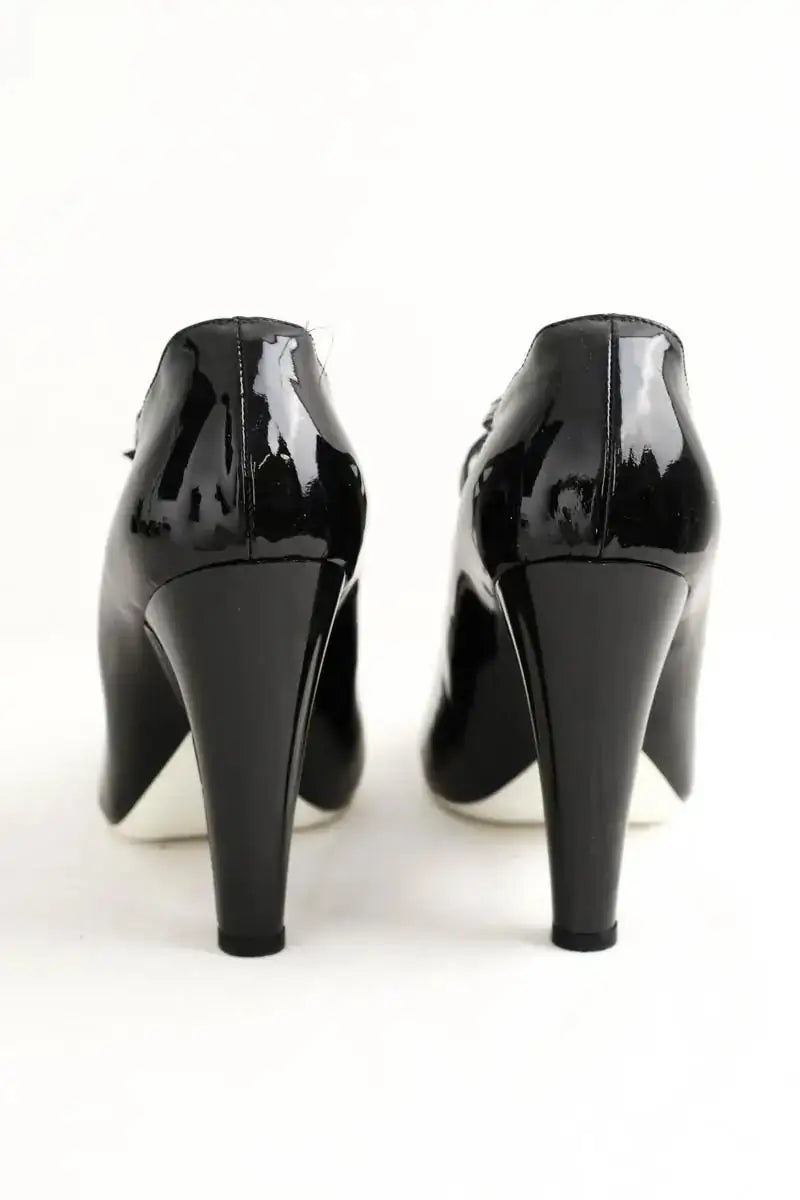 Talons Chanel Noir en Cuir verni