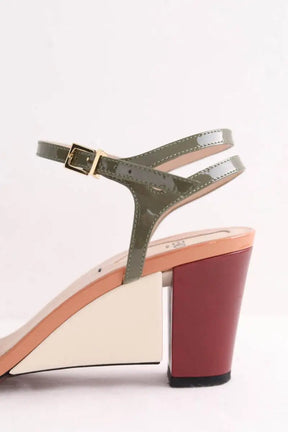 Talons Fendi Beige en Cuir