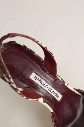Talons Manolo Blahnik Rouge en Tissu