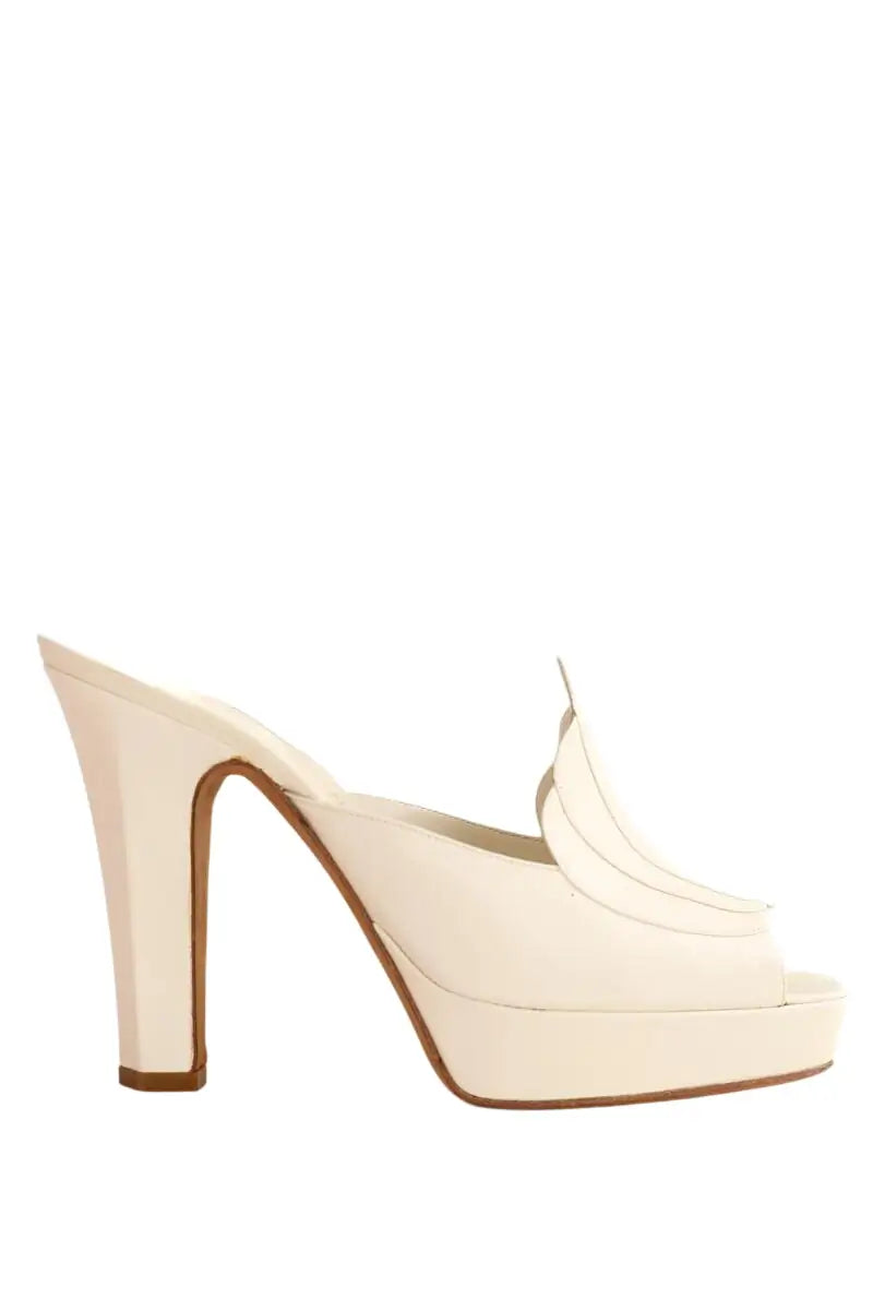 Talons Michel Perry Ecru en Cuir, taille 39 - Seconde Main