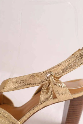 Talons Sézane Doré en Cuir