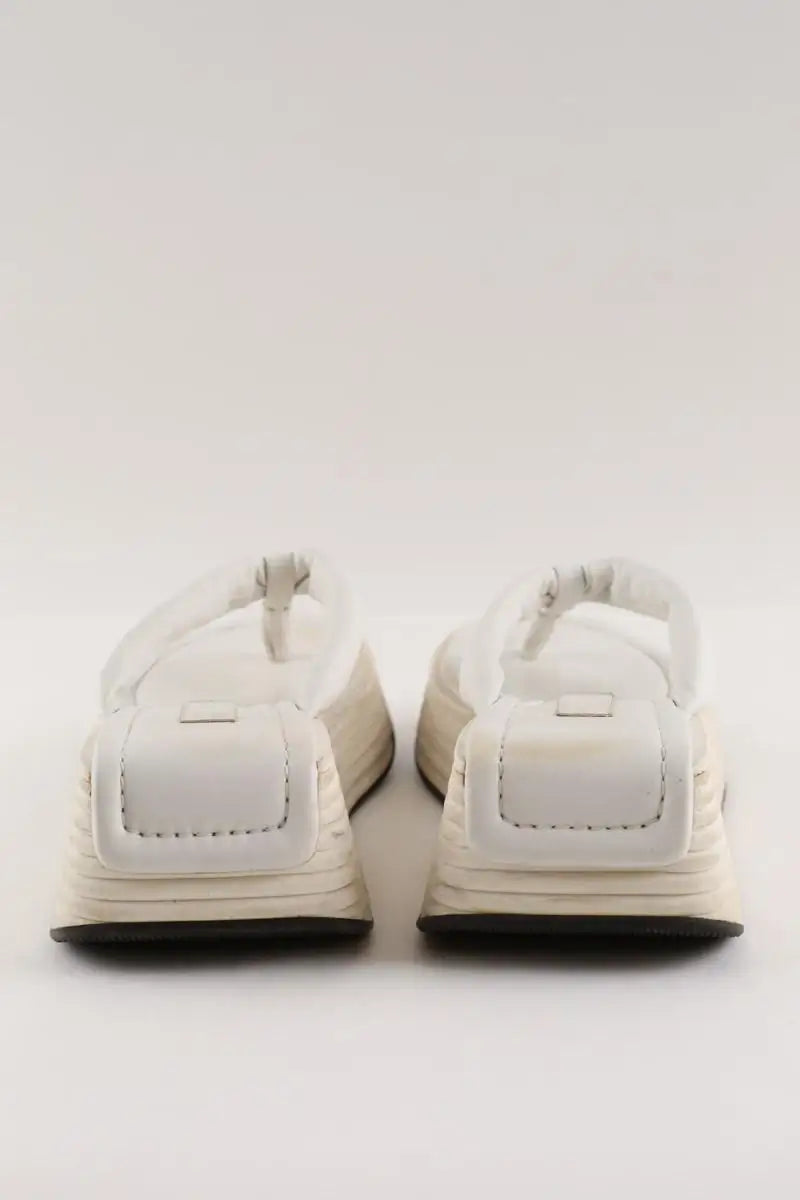Tongs Givenchy Blanc en Cuir