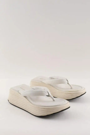 Tongs Givenchy Blanc en Cuir