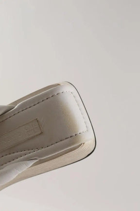 Tongs Givenchy Blanc en Cuir