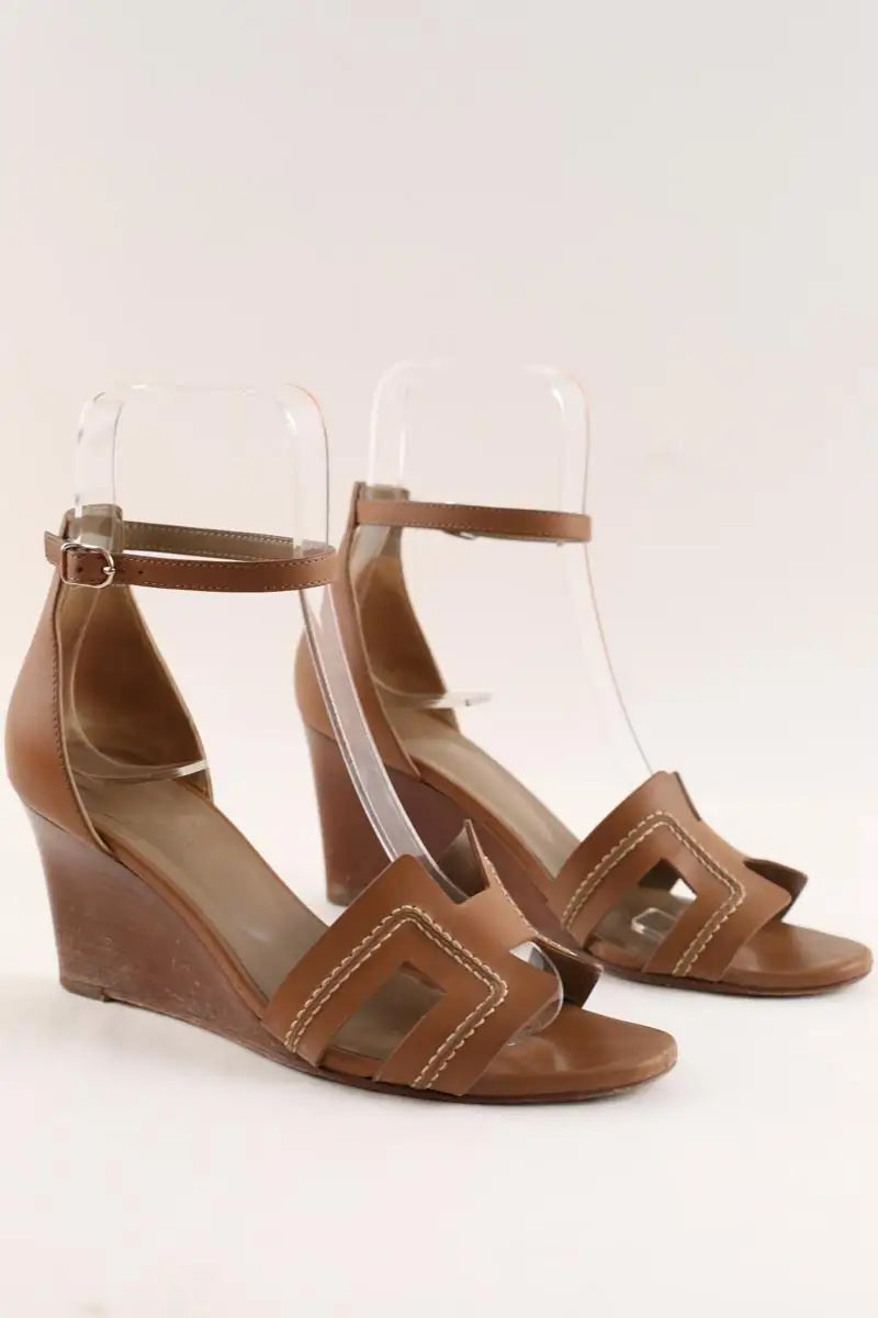 Tongs Hermès Marron en Cuir