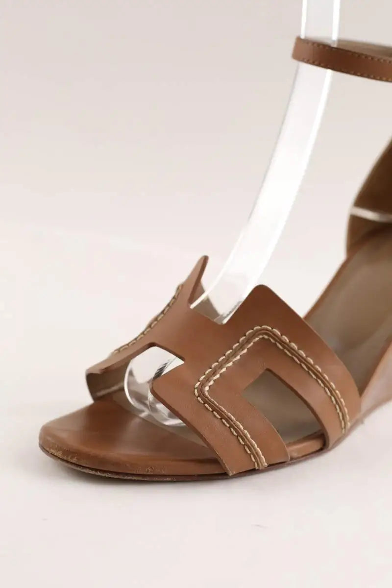 Tongs Hermès Marron en Cuir