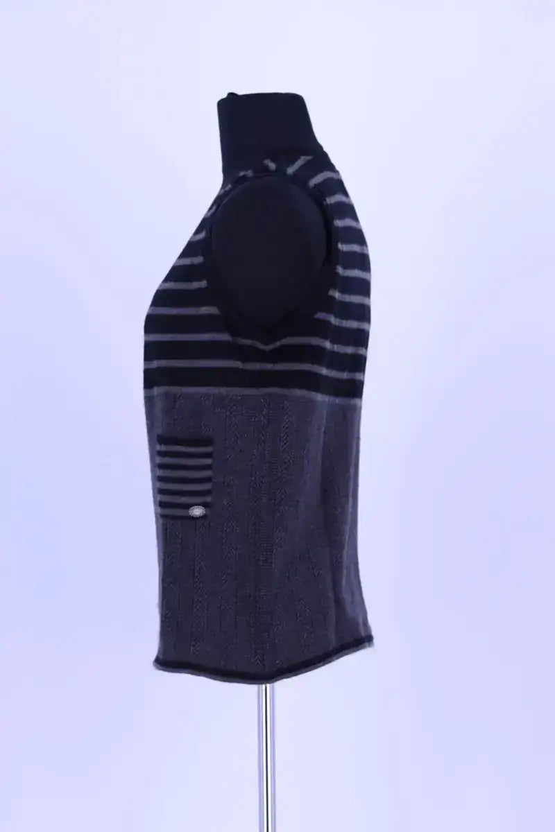 Top sans manche Chanel Noir en Cachemire