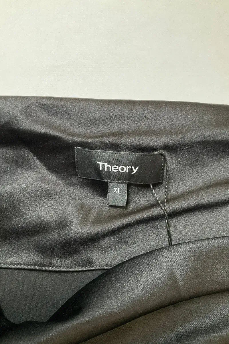 Top sans manche Theory Noir en Soie