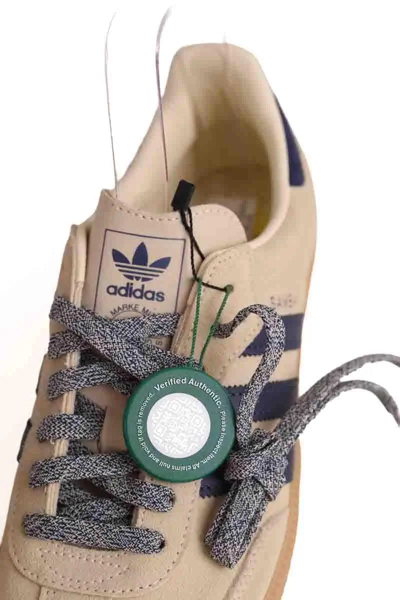Baskets basses Adidas Beige en Daim
