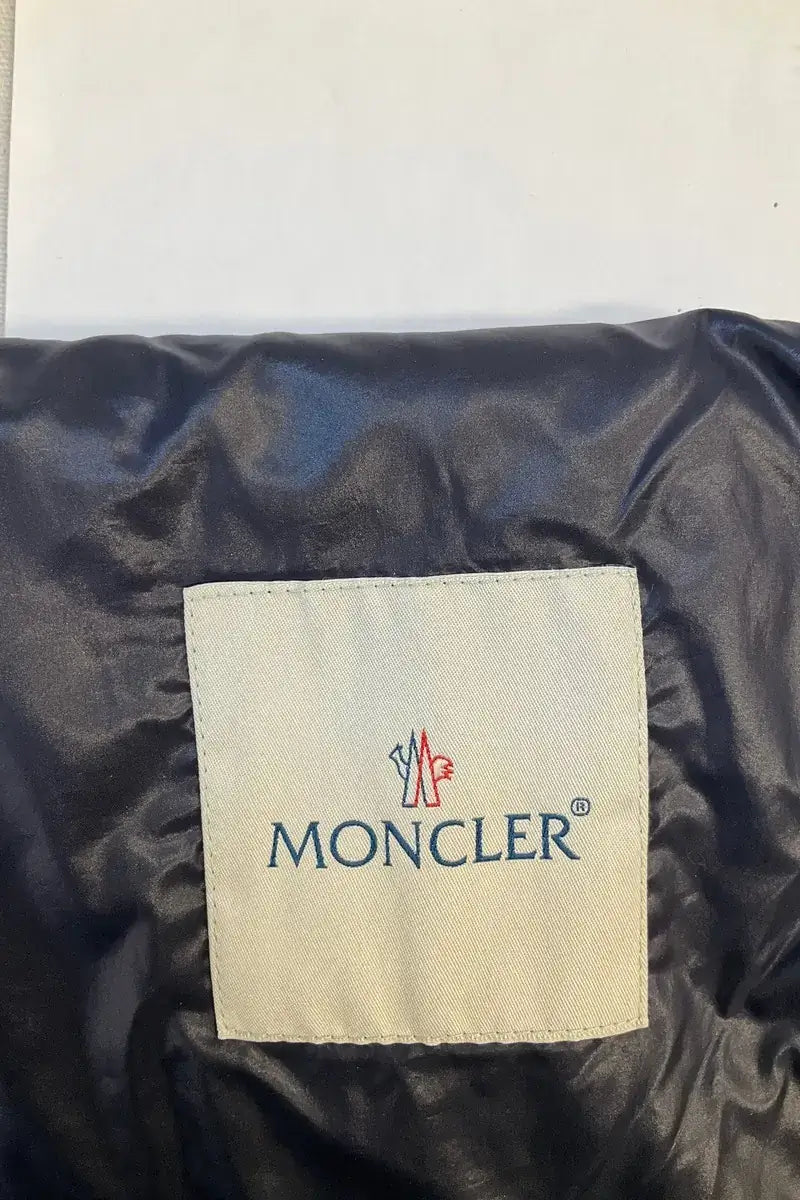 Veste Moncler Bleu en Synthétique